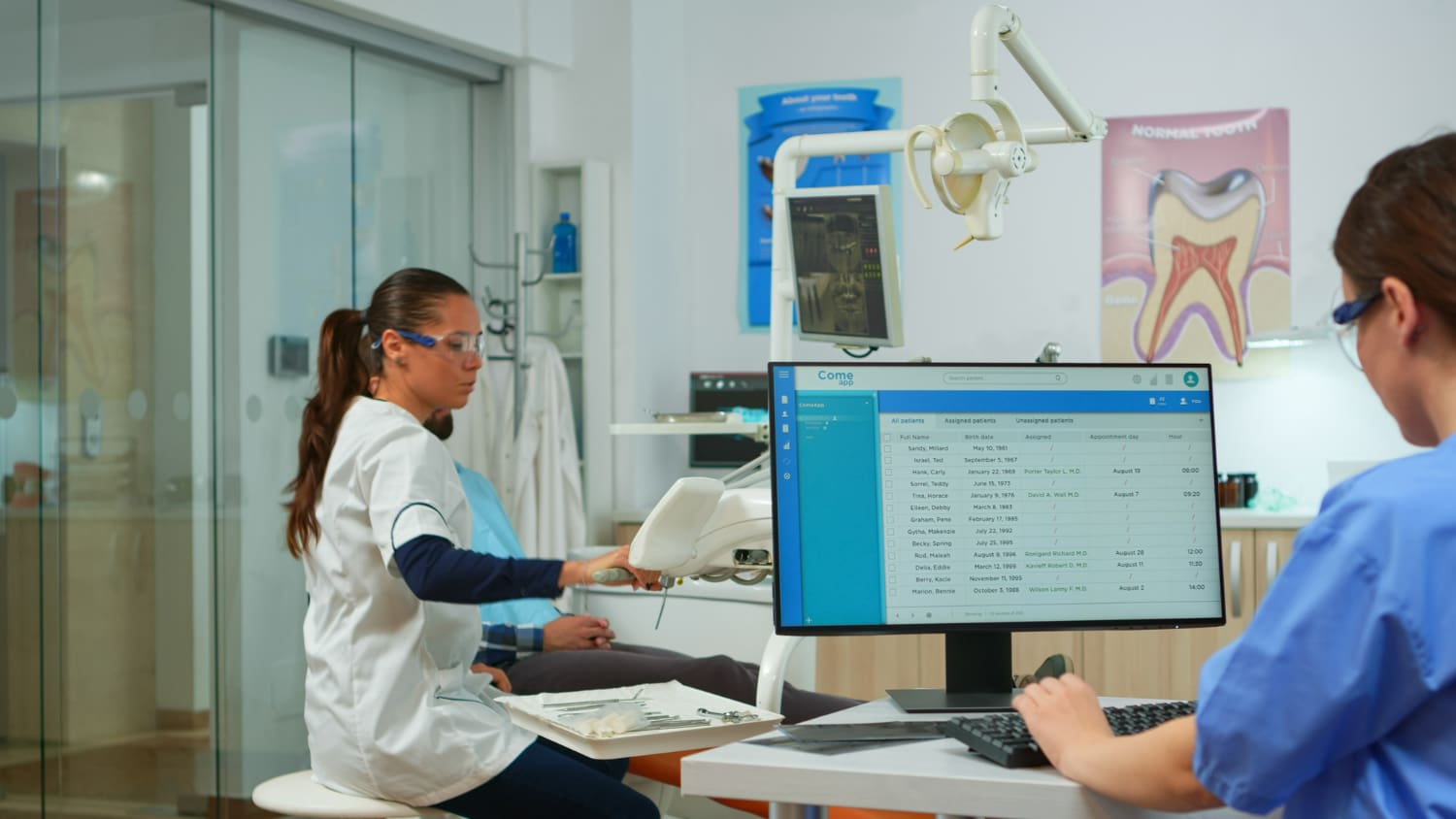 Software integral para clínicas odontológicas grandes